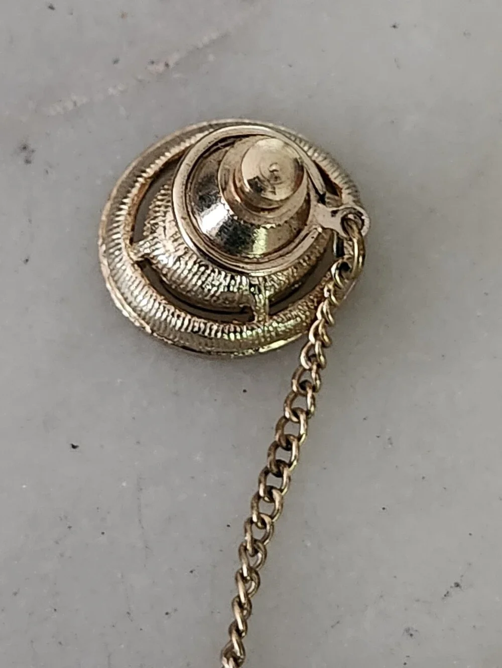 Vtg Art Deco Gold-Tone Tie Tack with Iridescent Purple-Pink Stone